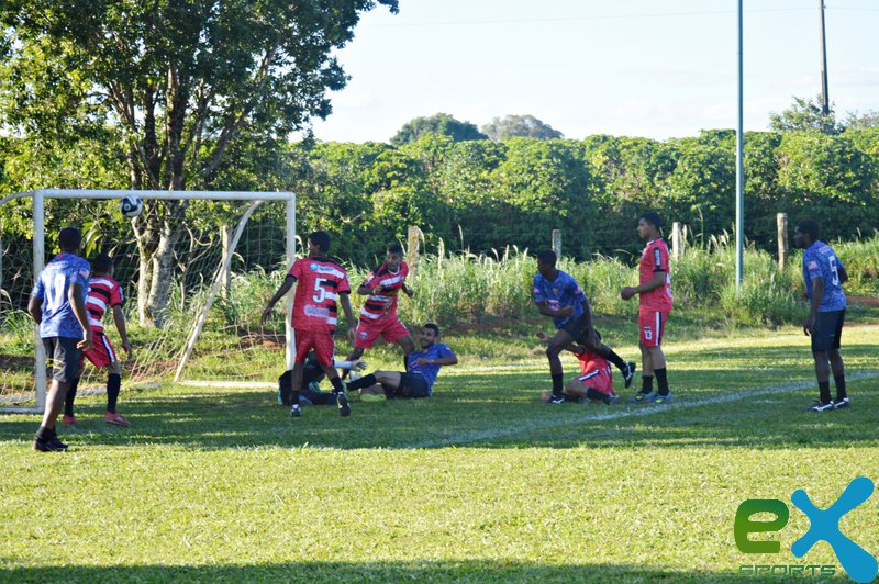 Competição retorna com empate no primeiro jogo da semifinal.