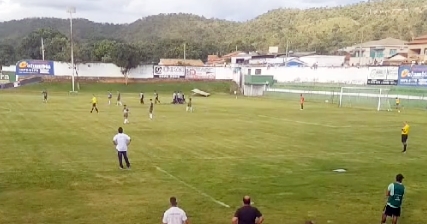 Jogando em casa Unaí perde a primeira no Candangão 2021.